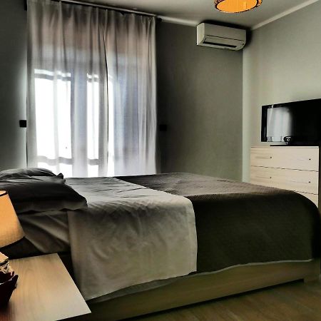 ניצה מונפראטו Appartamento Panoramico מראה חיצוני תמונה
