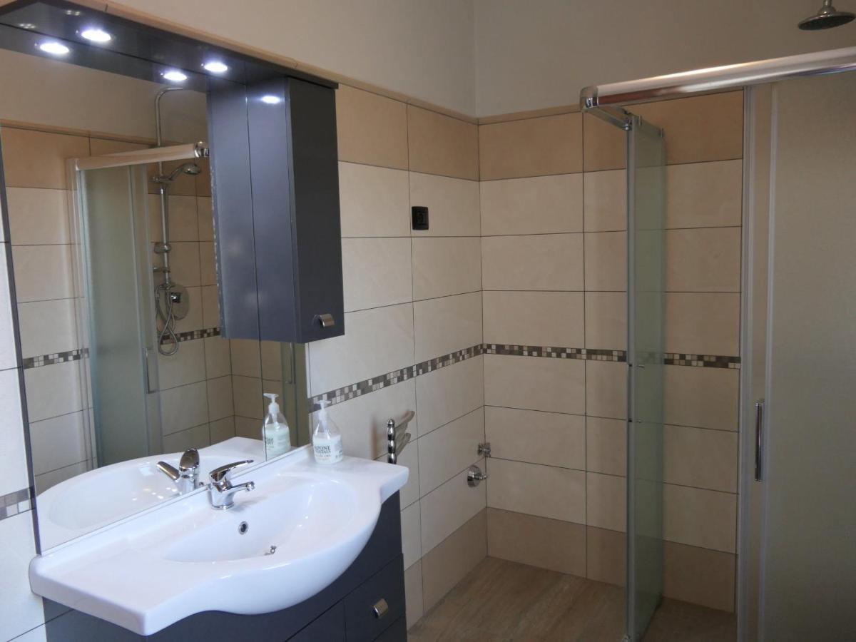 ניצה מונפראטו Appartamento Panoramico מראה חיצוני תמונה